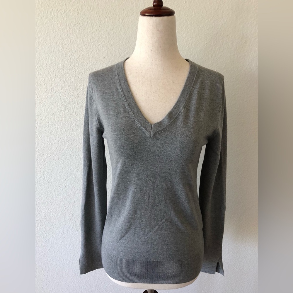 ZARA - FINE KNIT V-NECK SWEATER + Gray - S